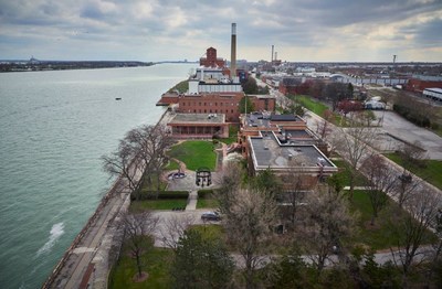 Hiram Walker & Sons Distillery Proud to Produce Hand Sanitizer to Help Canadian Fight Spread of COVID-19 Virus (CNW Group/Corby Spirit and Wine Communications)