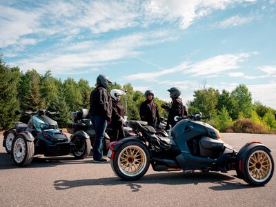 Can-Am closed course demo experiences introduce riders to the 3-wheel vehicles. (CNW Group/BRP Inc.)