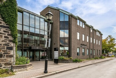 50 Saint-Charles West (W.), Longueuil, Quebec (CNW Group/BTB Real Estate Investment Trust)