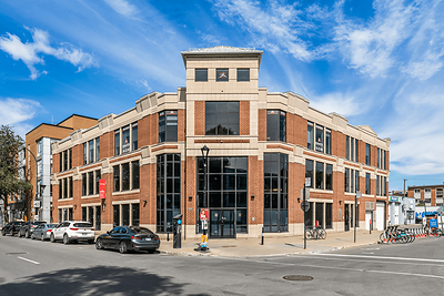 7001-7035, Saint-Laurent boulevard, Montréal (CNW Group/BTB Real Estate Investment Trust)