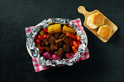 Cracker Barrel Campfire Beef Meal – Tender beef is slow-braised with the same classic campfire vegetables and spices, then sealed and cooked in foil to create a hearty, savory and flavorful dish.