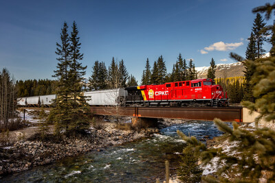 CPKC - Dedicated to Canadian Grain (CNW Group/CPKC)