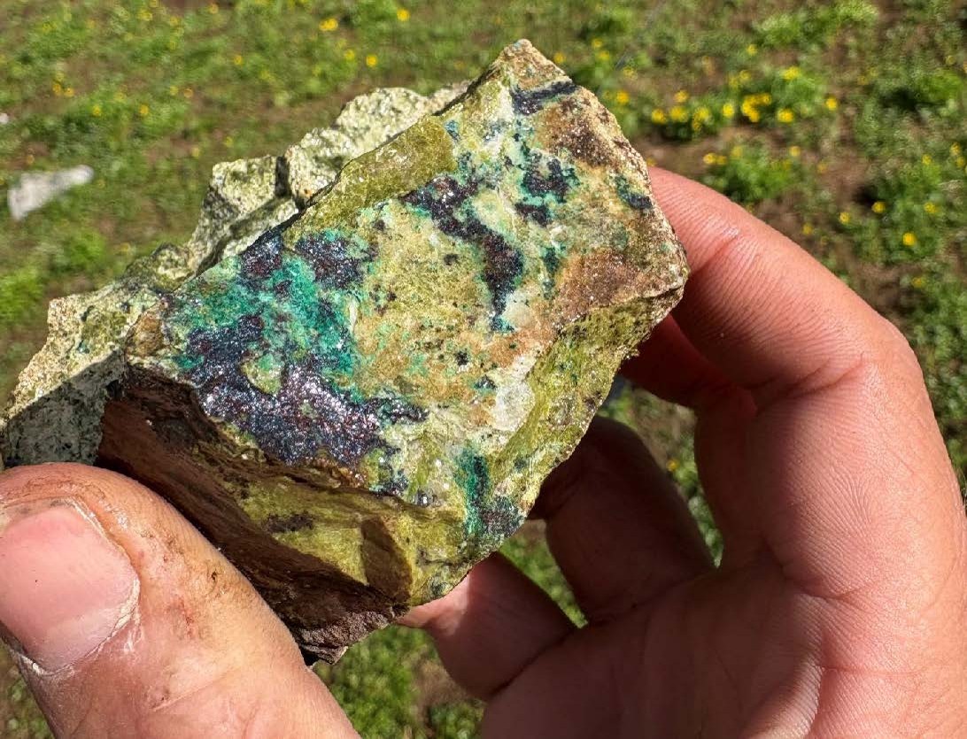 Figure 3: THTHR086 - strongly epidote altered basaltic andesite with bornite, chalcocite and cuprite