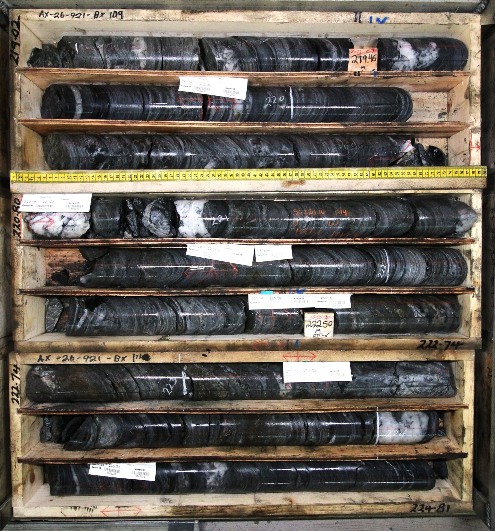 Figure 4: Cross-section 467300mE through the eastern end of Airstrip at AurMac. Drillholes in this release demonstrate potential for improvement in grade in mineralized domains in the eastern end of Airstrip. The MRE block model is constrained by mineralized and lithological domains. Mineral Resource blocks are 10 m x 10 m x 5 m. Only blocks above the 0.30 g/t Au cut-off and within the US$3,500/oz Au conceptual pit shell are included in the MRE.